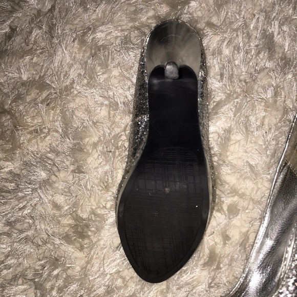 Sparkly silver peep toe pumps - Picture 2 of 7